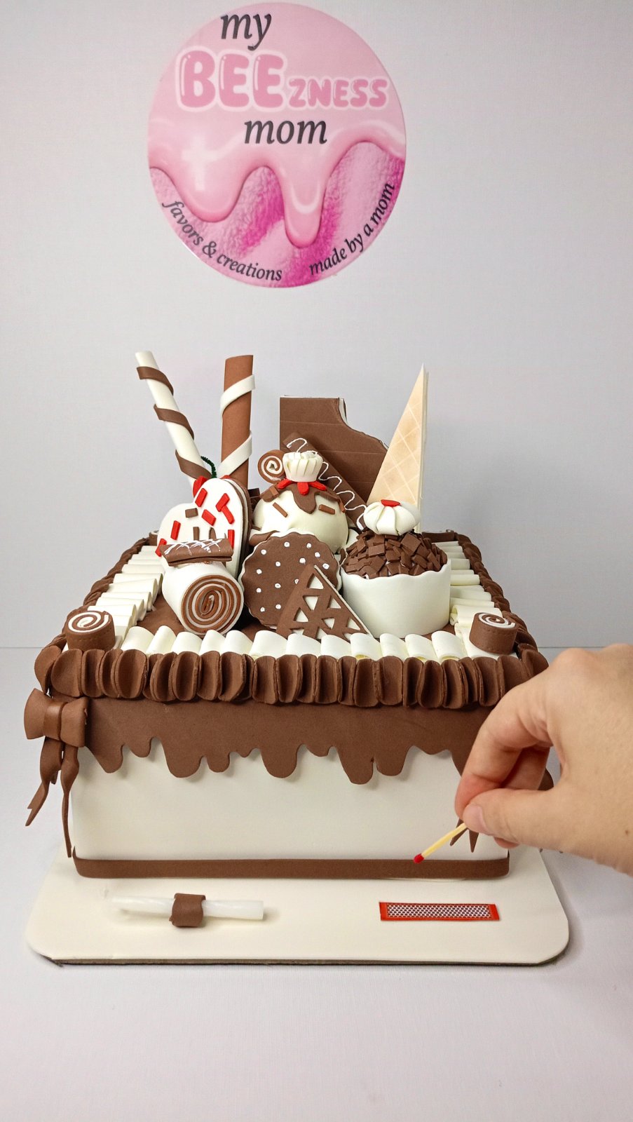 Foam cake box